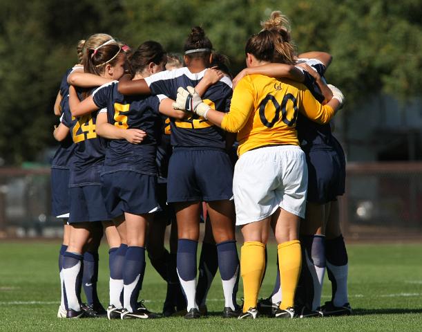Stanford-Cal Womens soccer-017.JPG - 2009 NCAA Women's Soccer, Cal at Stanford.